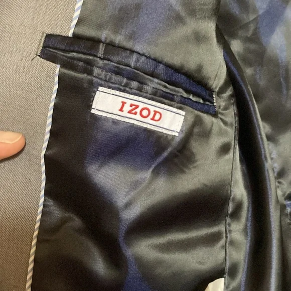 Formal Izod suit - Picture 4 of 8